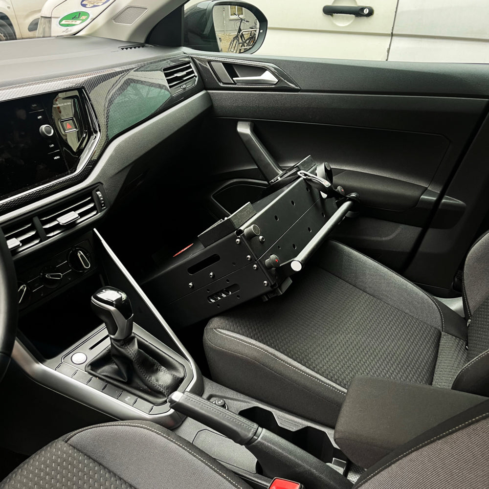 The only production cart that fits into the footwell of your car. Robust, fully collapsible production cart for solo users. Made in Germany by SCHLEPP Camera Carts, Berlin. 